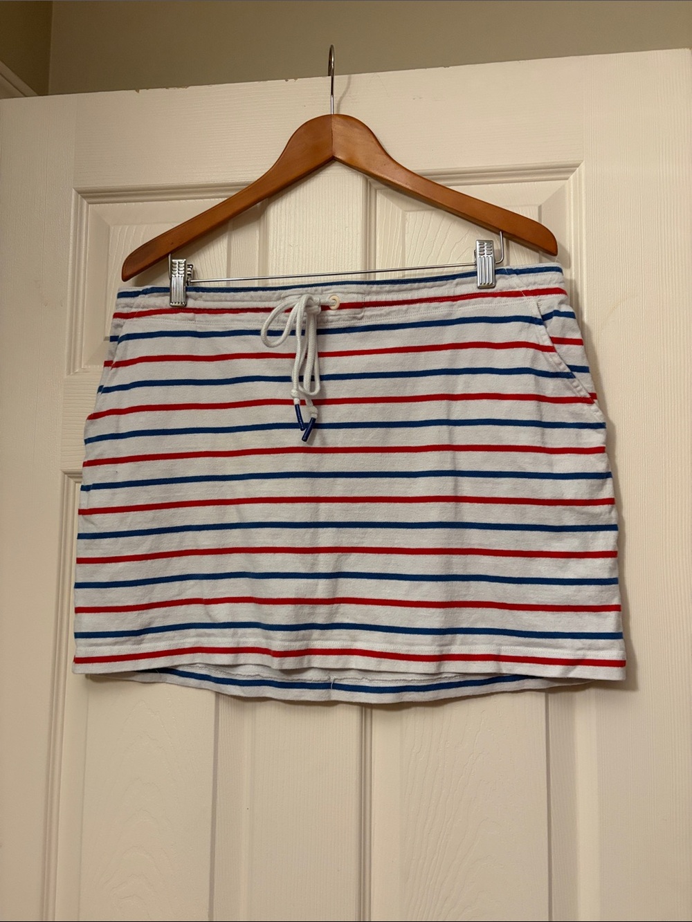 Vineyard Vines White Mini Skirt with Red & Blue Stripes